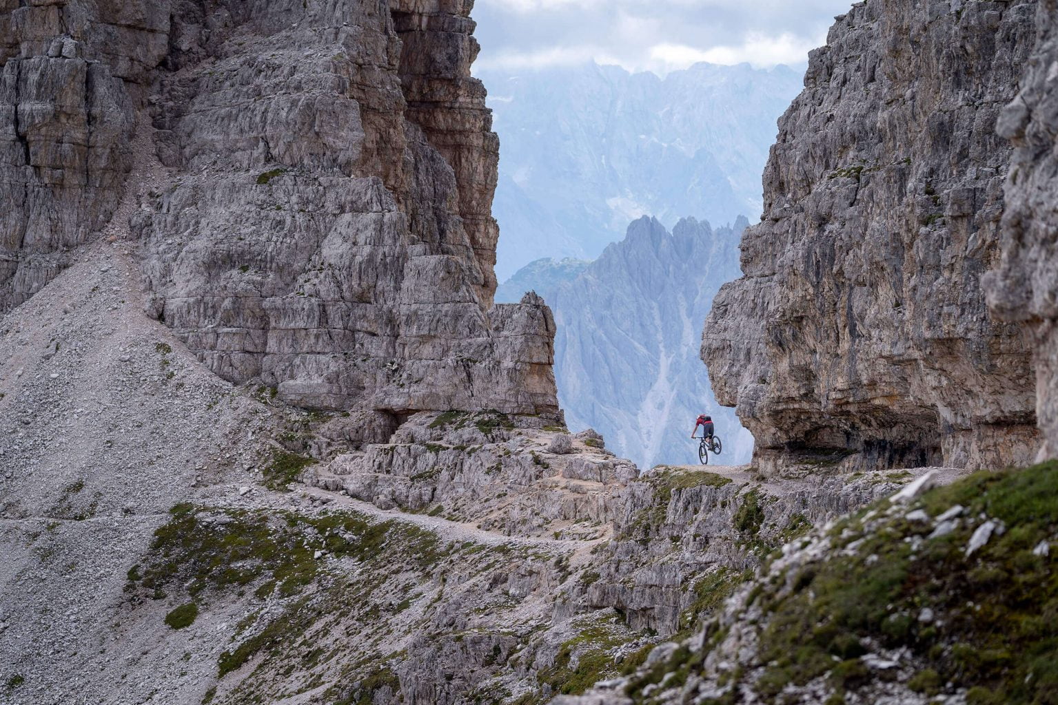Video: Tom Öhler Rides the Dolomites