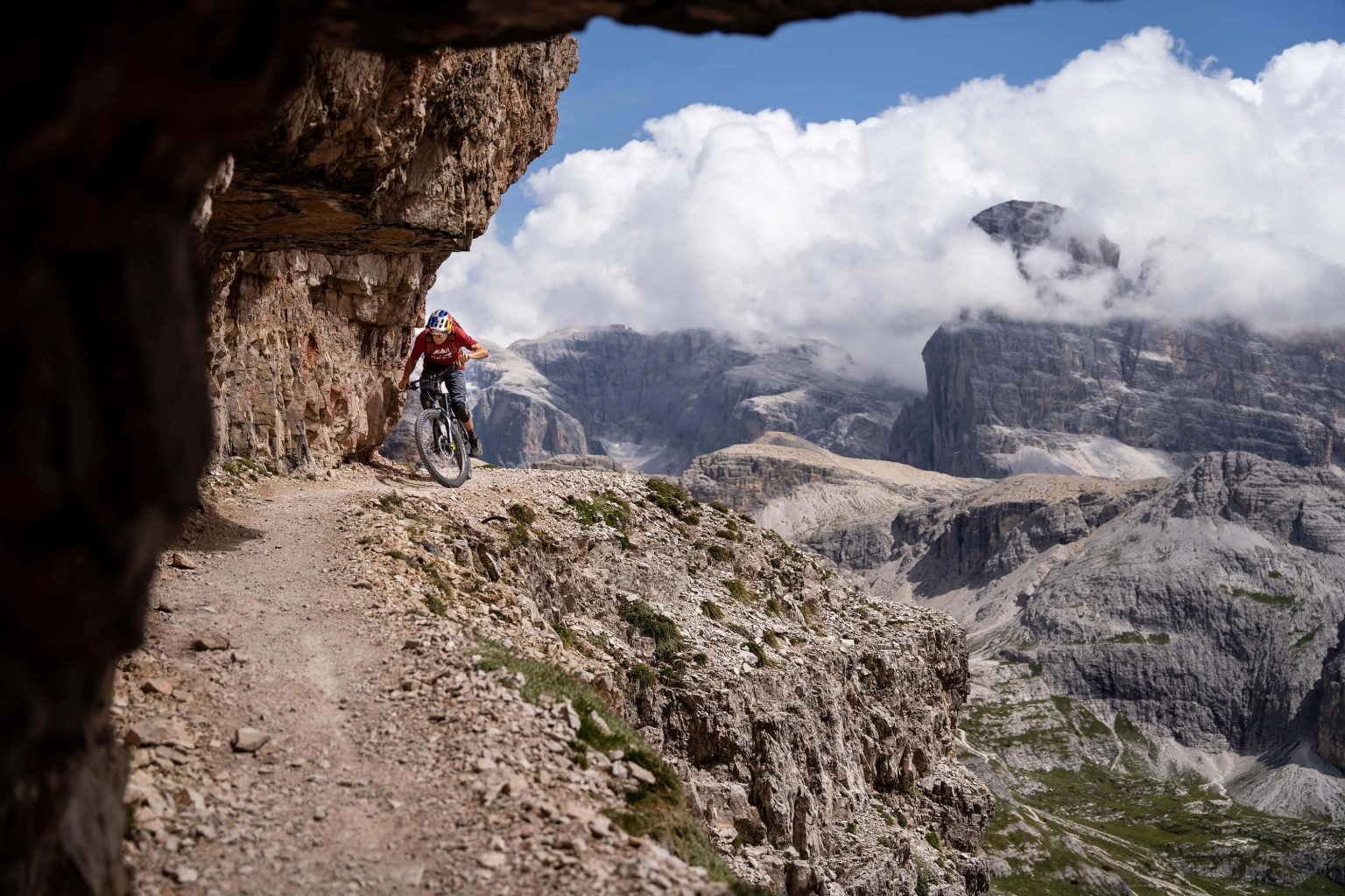 Video: Tom Öhler Rides the Dolomites